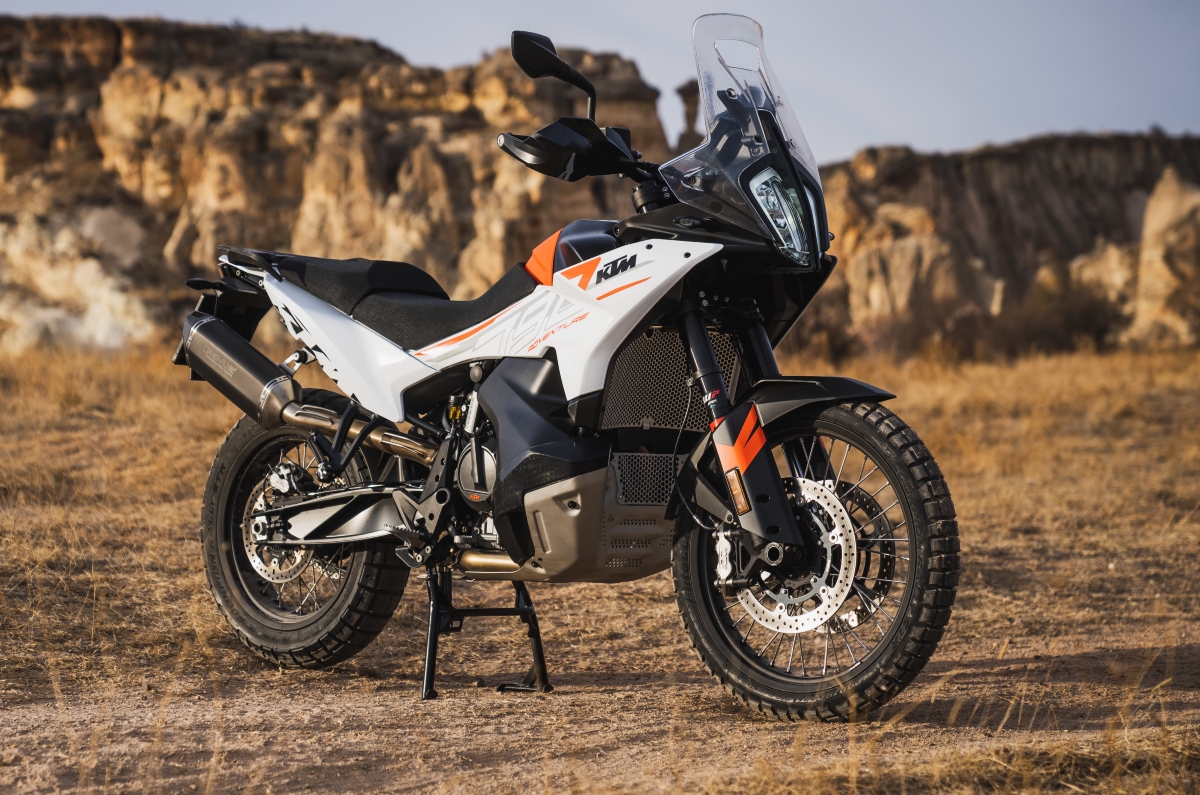 2023 KTM 790, 890 एडवेंचर बाइक्स पेश की गईं।